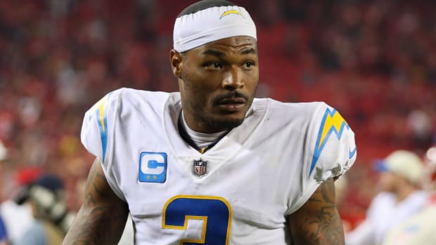 KANSAS CITY, MO - SEPTEMBER 15: Los Angeles Chargers safety Derwin James Jr. (3) after an NFL, American Football Herren, USA game between the Los Angeles Chargers and Kansas City Chiefs on September 15, 2022 at GEHA Field at Arrowhead Stadium in Kansas City, MO. Photo by Scott Winters/Icon Sportswire) NFL: SEP 15 Chargers at Chiefs Icon2209150638